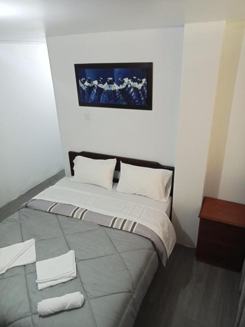 Habitación cama QUEEN 1B