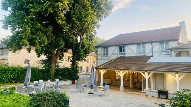 Hôtel du Cheval Blanc - Paris Marne La Vallée