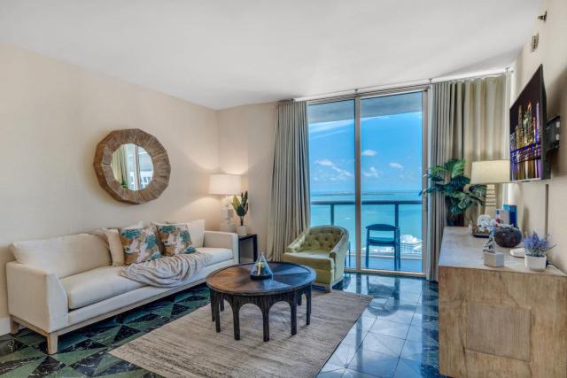 Icon Brickell Gem 2-BR Oasis with Amazing Views