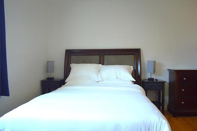 Modern 3 Bedroom Suite with AC for Family and Work group