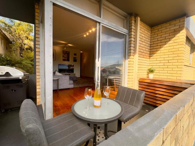 Stylish 2BR Apartment – Walk to Bondi Beach