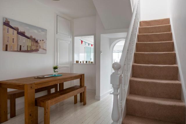 Just Beachy - 2 Bedroom Traditional cosy fisherman's cottage