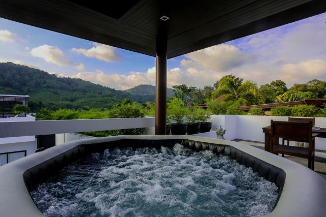 Naiharn Pool Villa Number 5