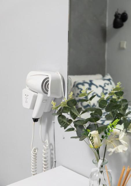 Modern Ensuite Rooms in Shared Apartment Near Balluta Bay Sliema Gzira