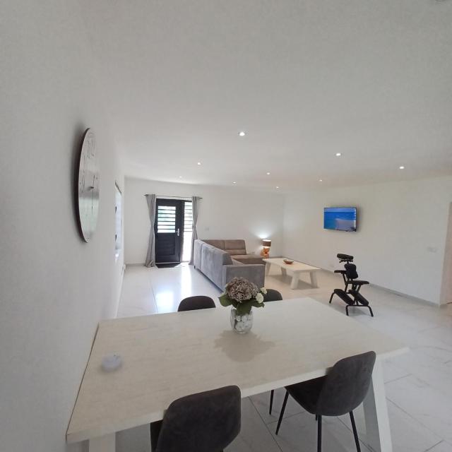 Flamingo Apartment - Regal Rentals Curacao
