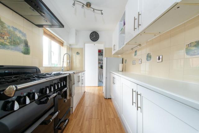 Central 2 BR Cosy House