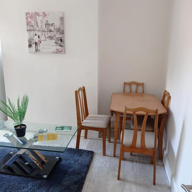 Double-Bedroom in the Heart of Salford Manchester Perfect for Short Stays LT3