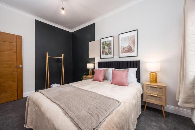 Stylish 3BR Home near Hospital and Auckland Castle