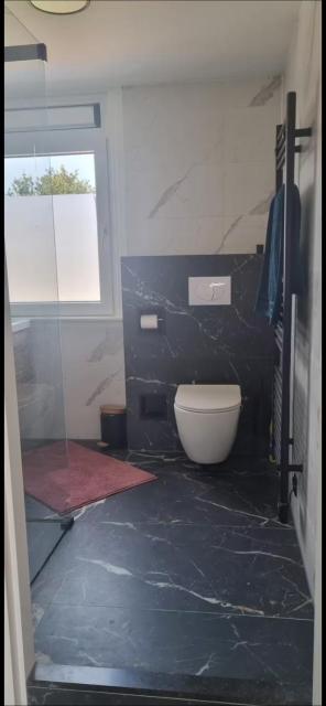 Garden, Jacuzzi, bbq, city centre, 2 bedrooms