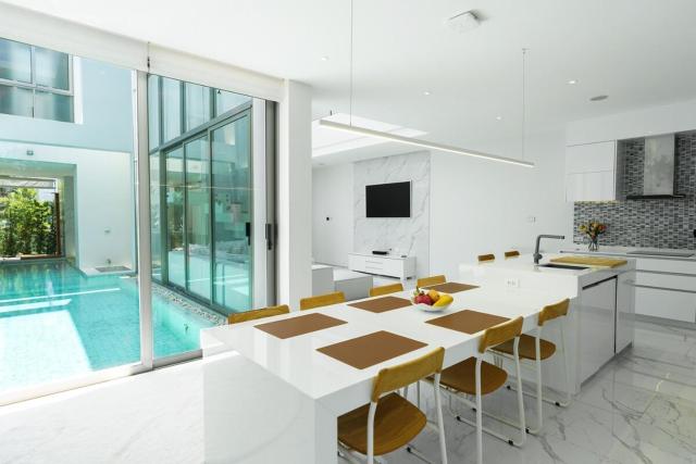 3BR Villa Residence Bang Tao Private Pool