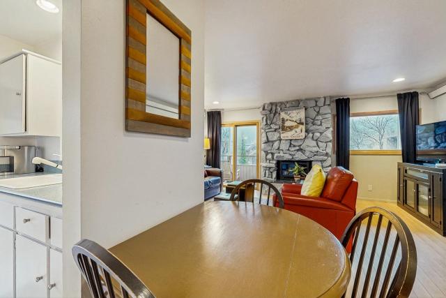 Play Soleil - Sport and sun at the Warm Springs Base Area