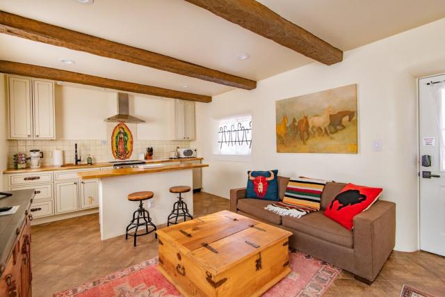 Historic Adobe Casita Downtown Specious 620 Sq Ft, King Bed and Patio