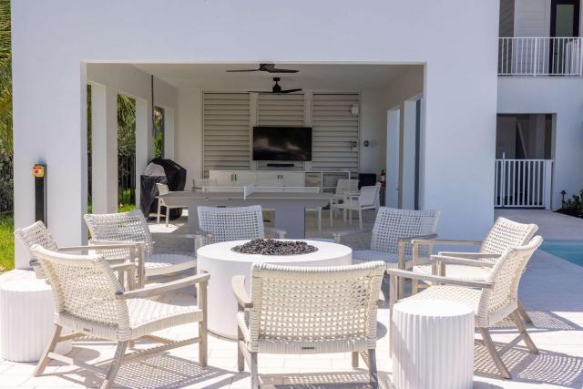New Waterfront Home - Sunray House
