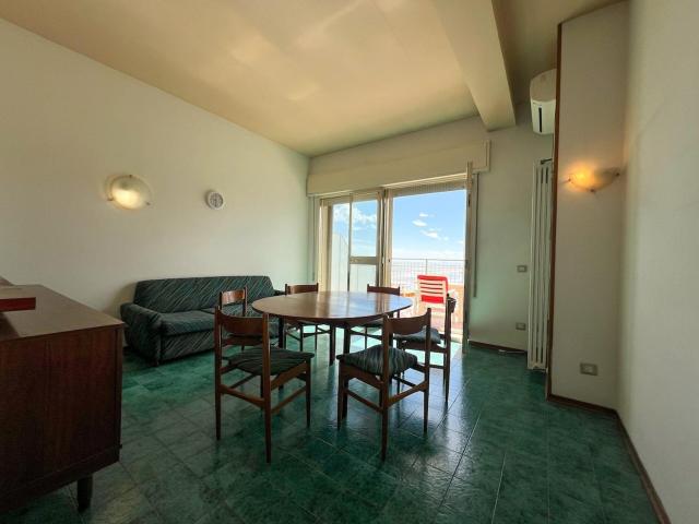 2 Attico vista mare