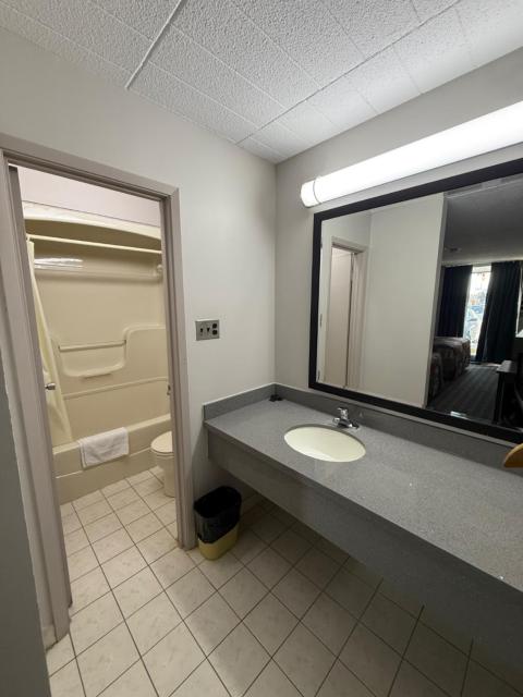 Fort York Motel