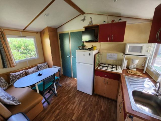 MOBIL HOME DANS CAMPING 3 etoiles GORGES DU VERDON CALME 4 PERS PLANCHA