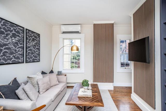 2 bedroom urban chic right on the Brown University campus