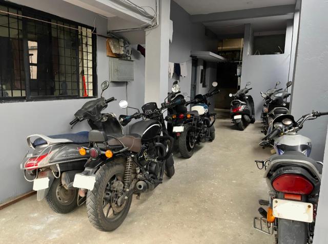 Beds & Boys Hostel