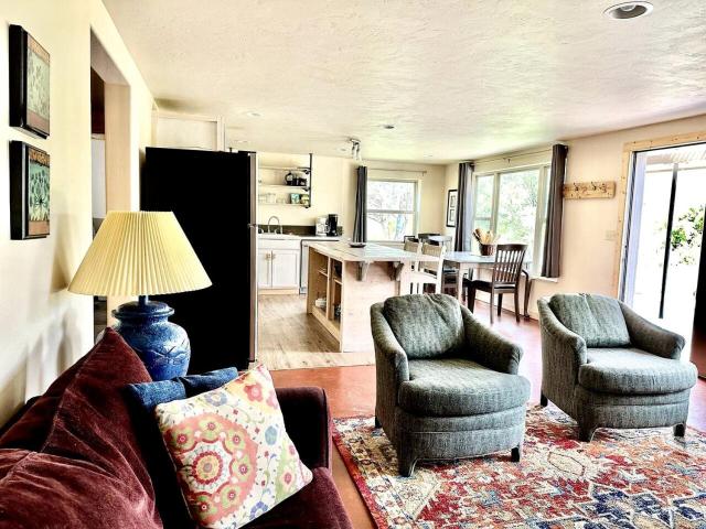 Incredible Peaceful Cottage with Barbecue in Whitehall, Montana