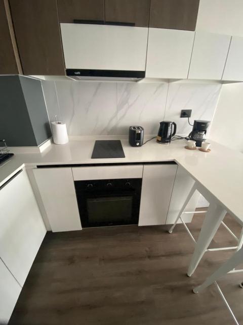 New Fully Equipped Apt & Parking