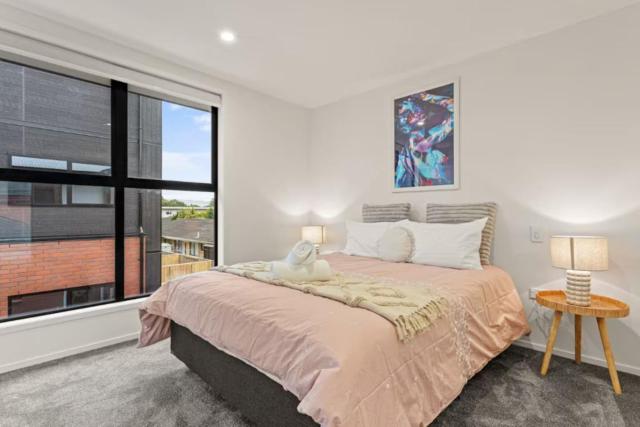 Warm and Inviting 2 Bedroom Home
