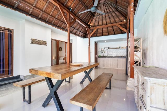 Villa Azure 3 - Tropical 4-Bedroom Pool Villa Near Seminyak