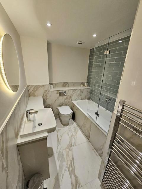 Luxury 1 bed flat with parking, Clapham Junction