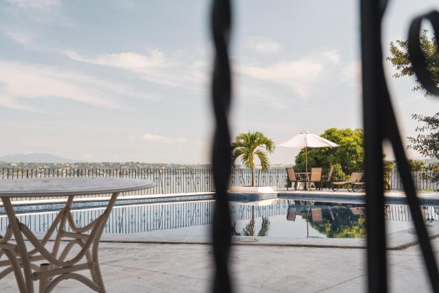 Comoda Habitacion en Hotel con Vista al Lago, Tequesquitengo