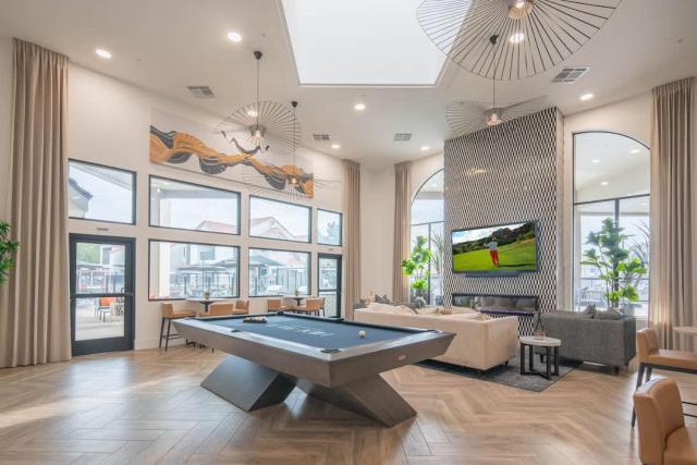 Lush Golf Pickleball Pool Hot Tub King Bed Parking
