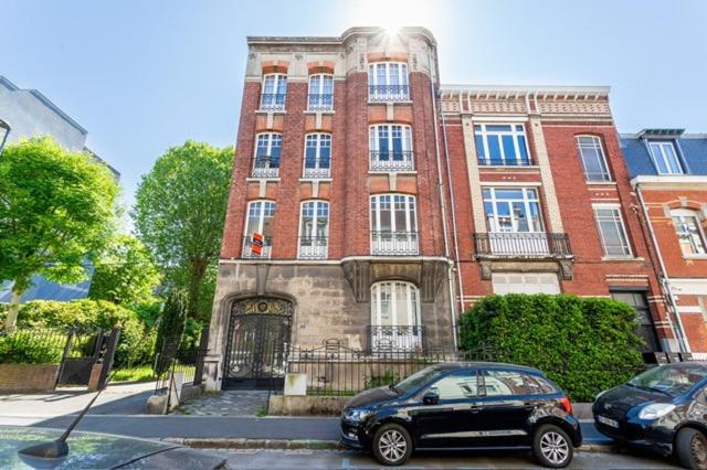 Spacious 3 bedrooms apartement 135 m & privative parking