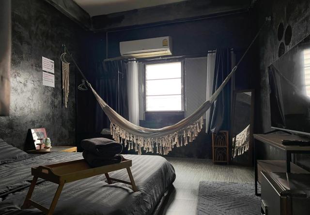 Stay Strays Hostel