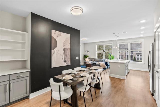 Luxurious King 3BR Suite in Waverly Charlotte!