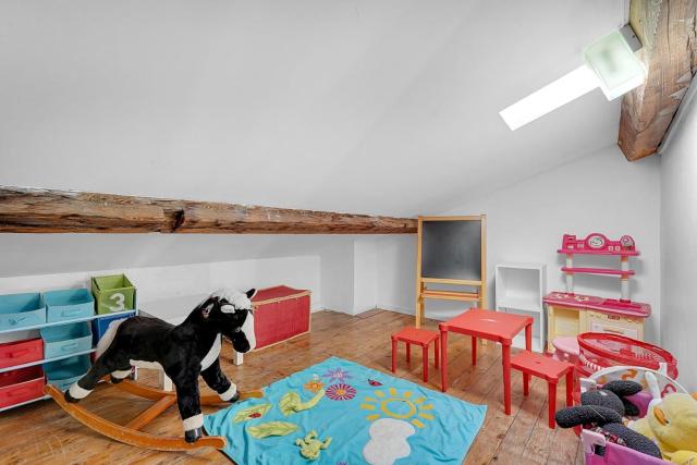 Spacious and bright in the historic center