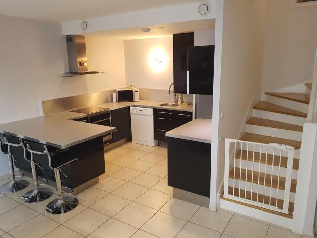 Duplex cosy - 3 chambres avec garage, balcon et clim