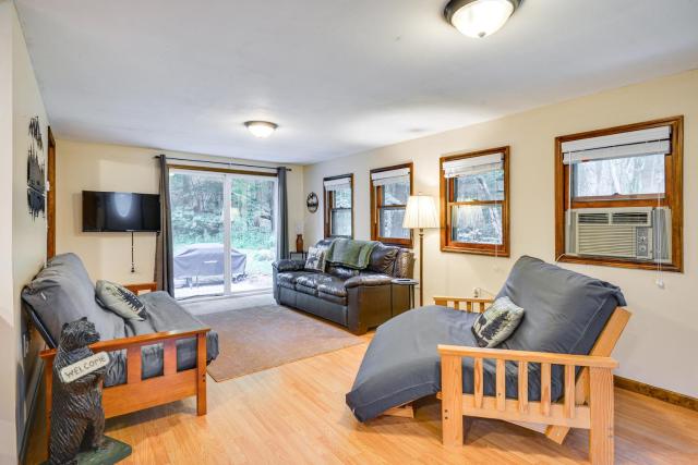 1 Mi to Brantingham Lake: New York Getaway!