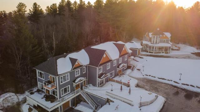 Au Sommet du Lac Magog
