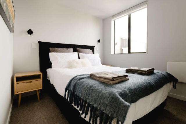 Luxe 3BR, 2Bath Townhouse w Private Garage in CBD