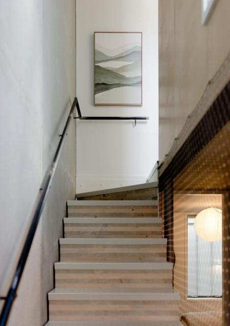 Executive 2BR Townhouse with Rooftop Oasis in CBD