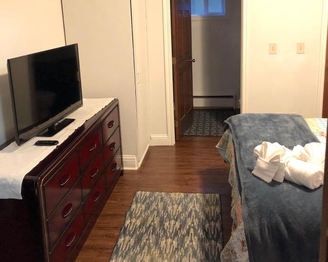 Grandma's Suite - PRIVATE APARTMENT REDUCED PRICE ON TOURS