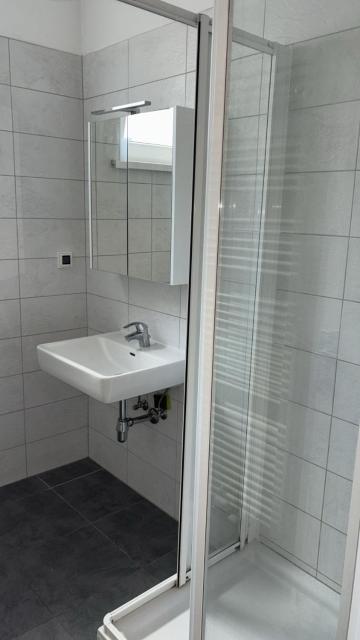 two double bedrooms in center
