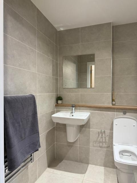 Luxepoint A luxurious1-bed flat with gym and cinema