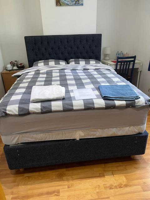 Large Double Bedroom with free on site parking max car length 5 metres