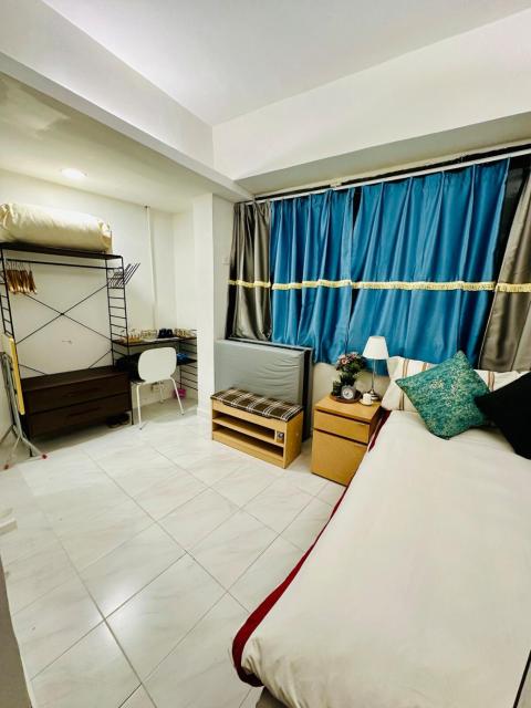 Standard studio Room with RoofTop near LKF central