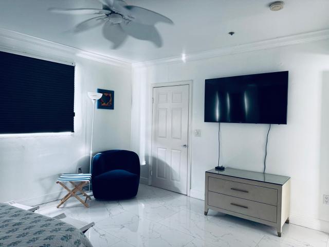 Sunrise Penthouse ocean view terrace beach few steps away SOBE