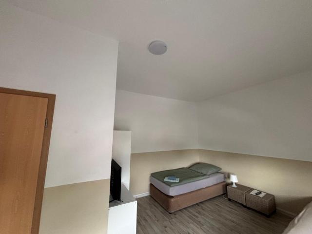 Doppelzimmer-Bad-Kühlschrank-Parkplatz-10