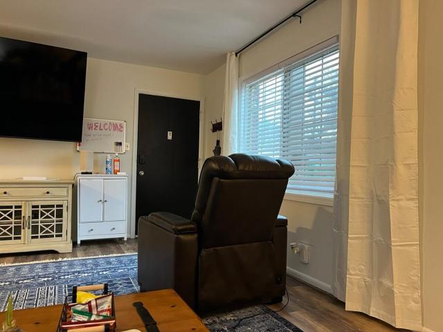 Just Peachy 2BR 2BA Private Luxury Apartment