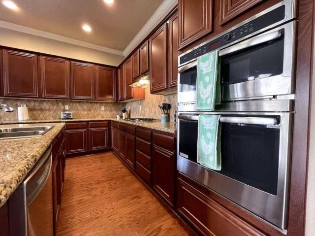 One Story Pet & Family Friendly Fireplace