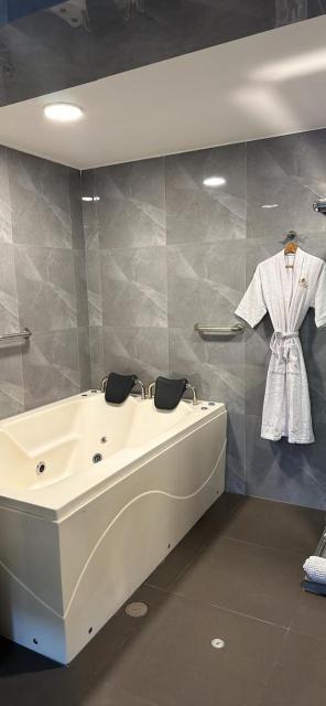 Serenzza Hotel