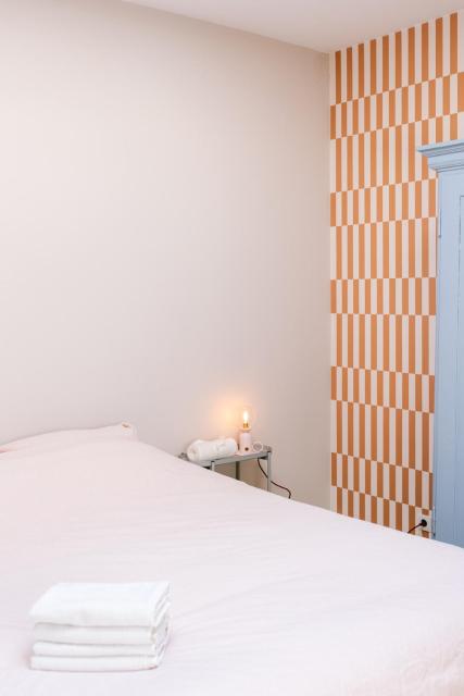 Nice bright studio near the forest and Amsterdam