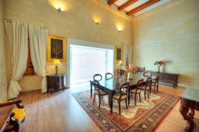 Magestic palazzo, jacuzzi on roof terrace GOVAL-3